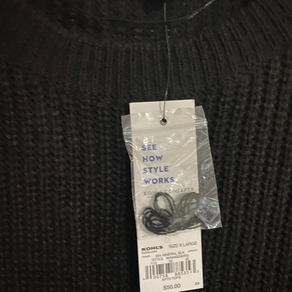 Sweater - Picture 2 of 6